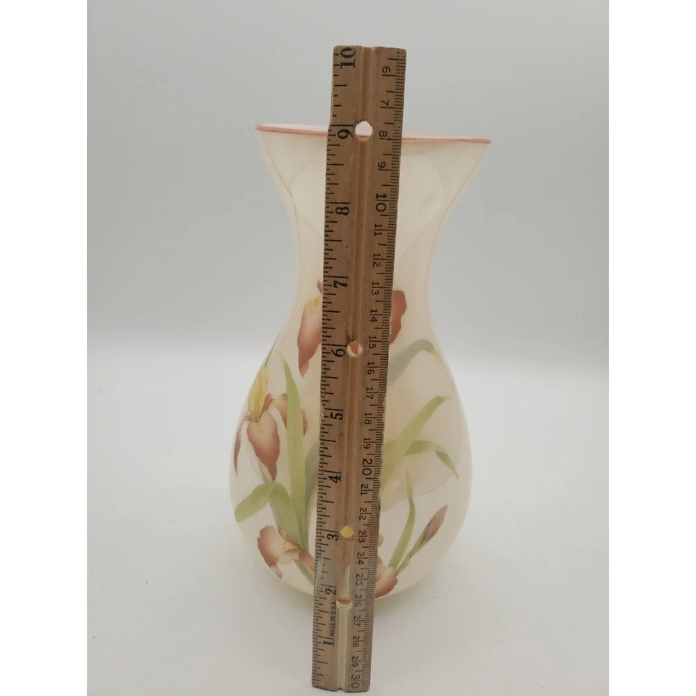 Vtg Cambridge Cased Glass Iris Vase 9